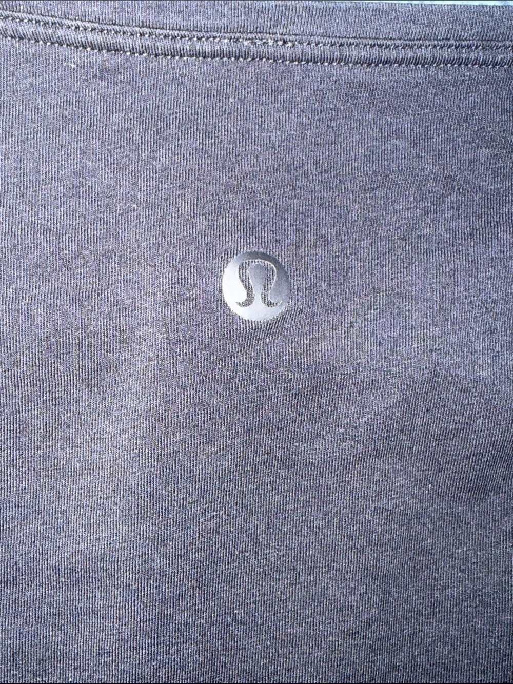 lululemon Back In Action Black Long-Sleeve Top Size 8 - Picture 5 of 8